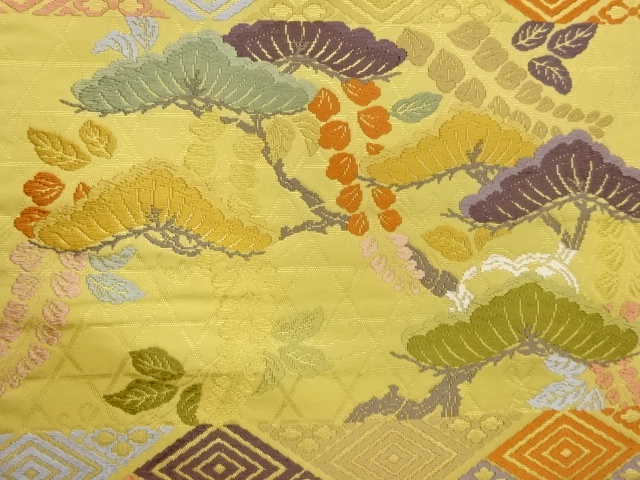  唐織横段に松・菱・花々模様織出し袋帯